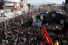 تشییع پیکر مطهر شهید سپهبد سلیمانی در کرمان