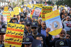 راهپيمايي سوگواران سردار دل‌ها در شيراز