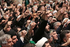 دیدار هزاران تن از مردم قم با رهبر انقلاب