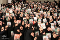 دیدار هزاران تن از مردم قم با رهبر انقلاب