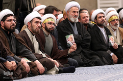 دیدار هزاران تن از مردم قم با رهبر انقلاب