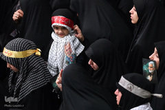 دیدار هزاران تن از مردم قم با رهبر انقلاب