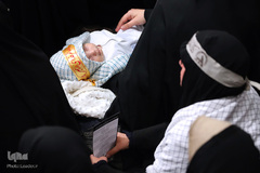 دیدار هزاران تن از مردم قم با رهبر انقلاب