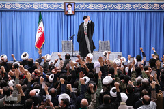 دیدار هزاران تن از مردم قم با رهبر انقلاب