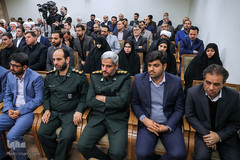 دیدار دست‌اندرکاران کنگره ۲۰۰۰ شهید استان بوشهر با رهبر انقلاب