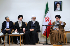 دیدار دست‌اندرکاران کنگره ۲۰۰۰ شهید استان بوشهر با رهبر انقلاب