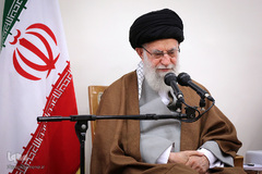 دیدار دست‌اندرکاران کنگره ۲۰۰۰ شهید استان بوشهر با رهبر انقلاب