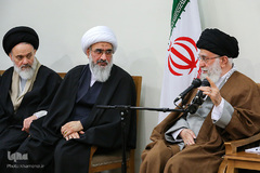 دیدار دست‌اندرکاران کنگره ۲۰۰۰ شهید استان بوشهر با رهبر انقلاب