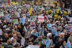 راهپیمایی مردم قم در حمایت از اقتدار نظام اسلامی وسپاه پاسداران