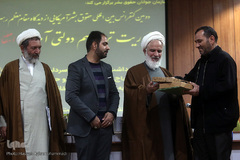 تجلیل از خانواده شهید مقاومت سرهنگ پاسدار شهروز مظفرنیا با اهدای هدایایی از سوی آستان مقدس حضرت فاطمه معصومه(س) و آستان مقدس حضرت شاهچراغ(ع)