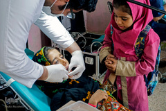 ارائه خدمات پزشکی و مشاوره به سیل زدگان سیستان و بلوچستان