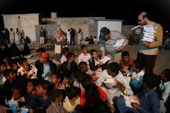 «پیک امید »در مناطق سیل‌زده سیستان و بلوچستان