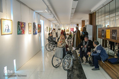 نمایشگاه گروهی آثار هنرهای تجسمی و صنایع دستی هنرمندان توان‌یاب «جلوه‌های هنر»در گالری مهر هنر 