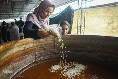 آیین سنتی «سمنوپزان» به مناسبت شهادت حضرت فاطمه زهرا(س)