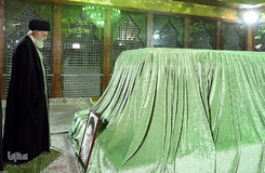 حضور رهبر انقلاب در مرقد مطهر امام خمینی(ره) و گلزار شهدا