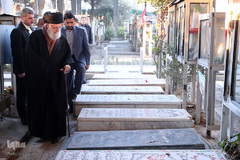 حضور رهبر انقلاب در مرقد مطهر امام خمینی(ره) و گلزار شهدا