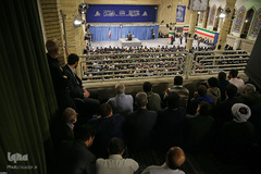 دیدار هزاران نفر از اقشار مختلف مردم با رهبر انقلاب