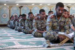 محفل انس با قرآن کاروان قرآنی انقلاب در جمع کارکنان منطقه دوم نیروی دریایی ارتش