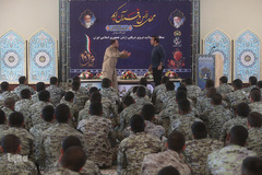 محفل انس با قرآن کاروان قرآنی انقلاب در جمع کارکنان منطقه دوم نیروی دریایی ارتش