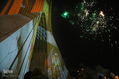 نور افشانی میدان آزادی به مناسبت سالروز پیروزی انقلاب اسلامی