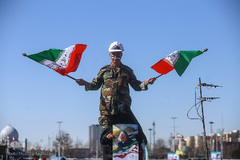 حماسه یوم الله ۲۲ بهمن از نمای برج آزادی