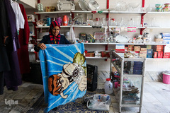 ‌‏‌‎‏‎‌‎‏‏‎‌زهرا 42 سال دارد .و 22سال  شاغل است. زهرا می‌گوید گاهی در مغازه‌اش از  نوه‌هایش نگهداری می‌کند. 