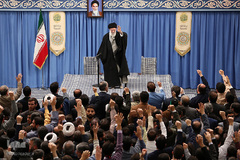 دیدار مداحان اهل‌بیت علیهم‌السلام با رهبر انقلاب