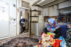 پدر عرشیا در حال رفتن به محل کار.