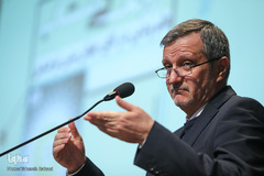 علی خاکی صدیق، ریاست دانشگاه صنعتی خواجه نصیرالدین طوسی در آیین رونمایی از کتاب «علم و دین در افق جهان‌بینی توحیدی»