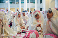 جشن تكلیف دانش‌آموزان شیرازی در حرم شاهچراغ(ع)