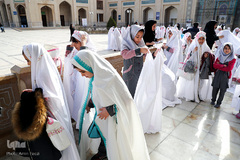 جشن تكلیف دانش‌آموزان شیرازی در حرم شاهچراغ(ع)