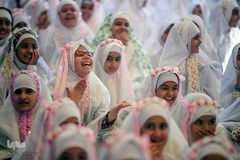 جشن تكلیف دانش‌آموزان شیرازی در حرم شاهچراغ(ع)