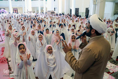 جشن تكلیف دانش‌آموزان شیرازی در حرم شاهچراغ(ع)