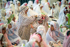 جشن تكلیف دانش‌آموزان شیرازی در حرم شاهچراغ(ع)