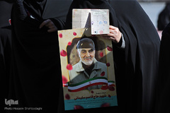 حضور پرشور مردم قم در نخستین ساعات رأی‌گیری