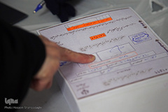 حضور پرشور مردم قم در نخستین ساعات رأی‌گیری