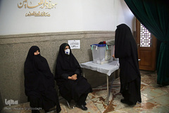 حضور پرشور مردم قم در نخستین ساعات رأی‌گیری
