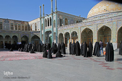 حضور پرشور مردم قم در نخستین ساعات رأی‌گیری