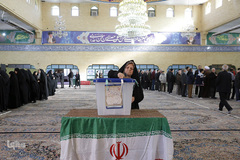 حضور مردم قزوین در پای صندوق های رأی