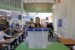 حضور مردم قزوین در پای صندوق های رأی