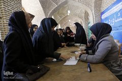 حضور مردم قزوین در پای صندوق های رأی