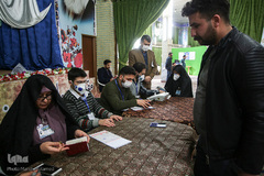 حضور مردم قزوین در پای صندوق های رأی