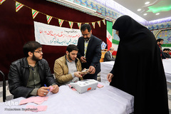 حضور مردم اهواز در پای صندوق‌های رأی