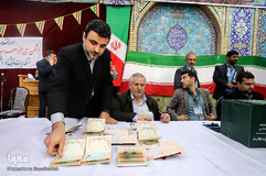 حضور مردم اهواز در پای صندوق‌های رأی