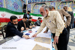 حضور مردم اهواز در پای صندوق‌های رأی