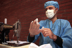 کارگاه خیریه تولید ماسک در تماشخانه «سرو»