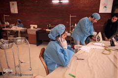 کارگاه خیریه تولید ماسک در تماشخانه «سرو»
