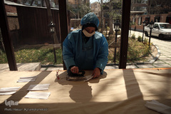 کارگاه خیریه تولید ماسک در تماشخانه «سرو»