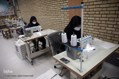 بازدید خبرنگاران از خط تولید لوازم بهداشتی هلال احمر ایران