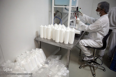 بازدید خبرنگاران از خط تولید لوازم بهداشتی هلال احمر ایران